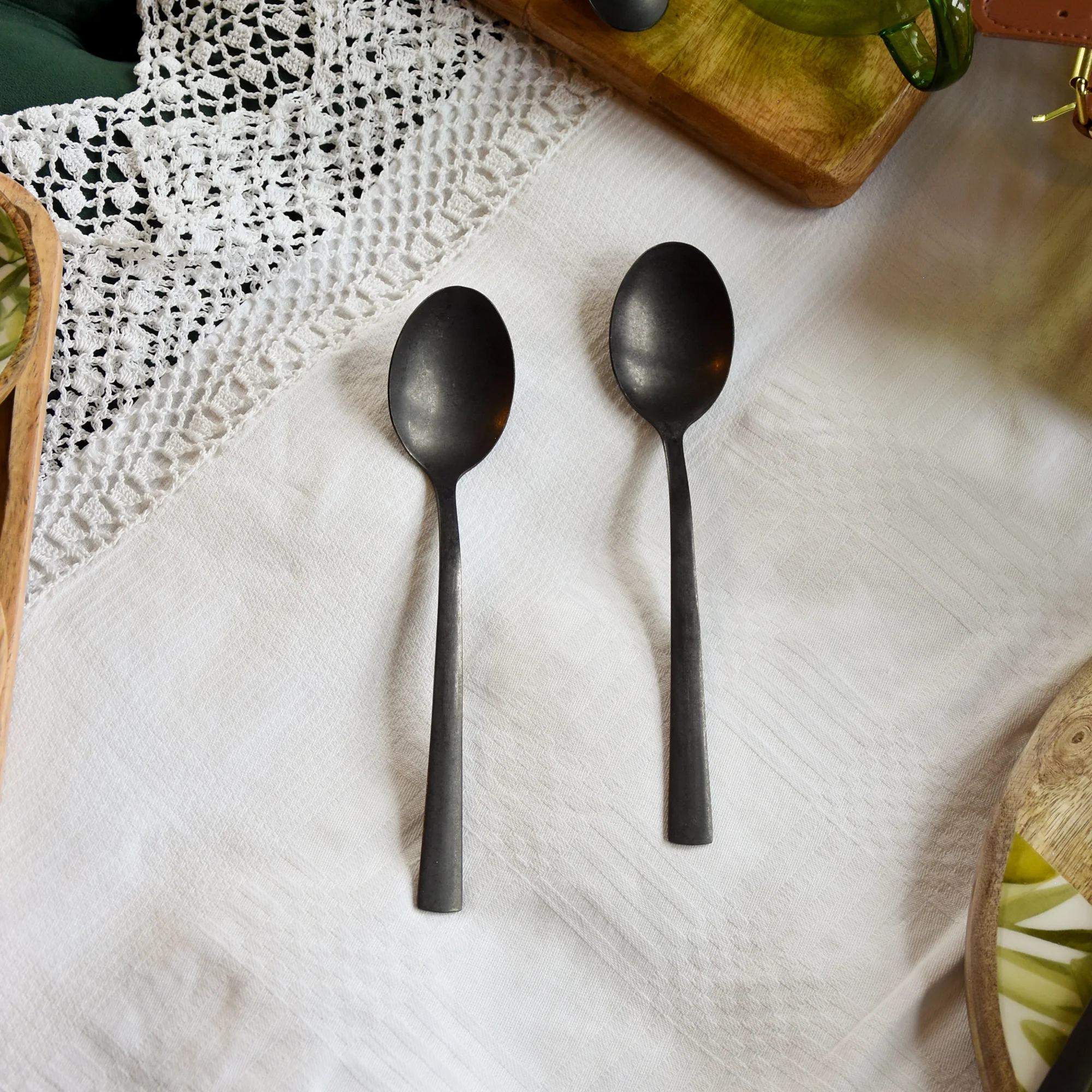 Amefa Manille Black 16 Piece Cutlery Set - Image 3