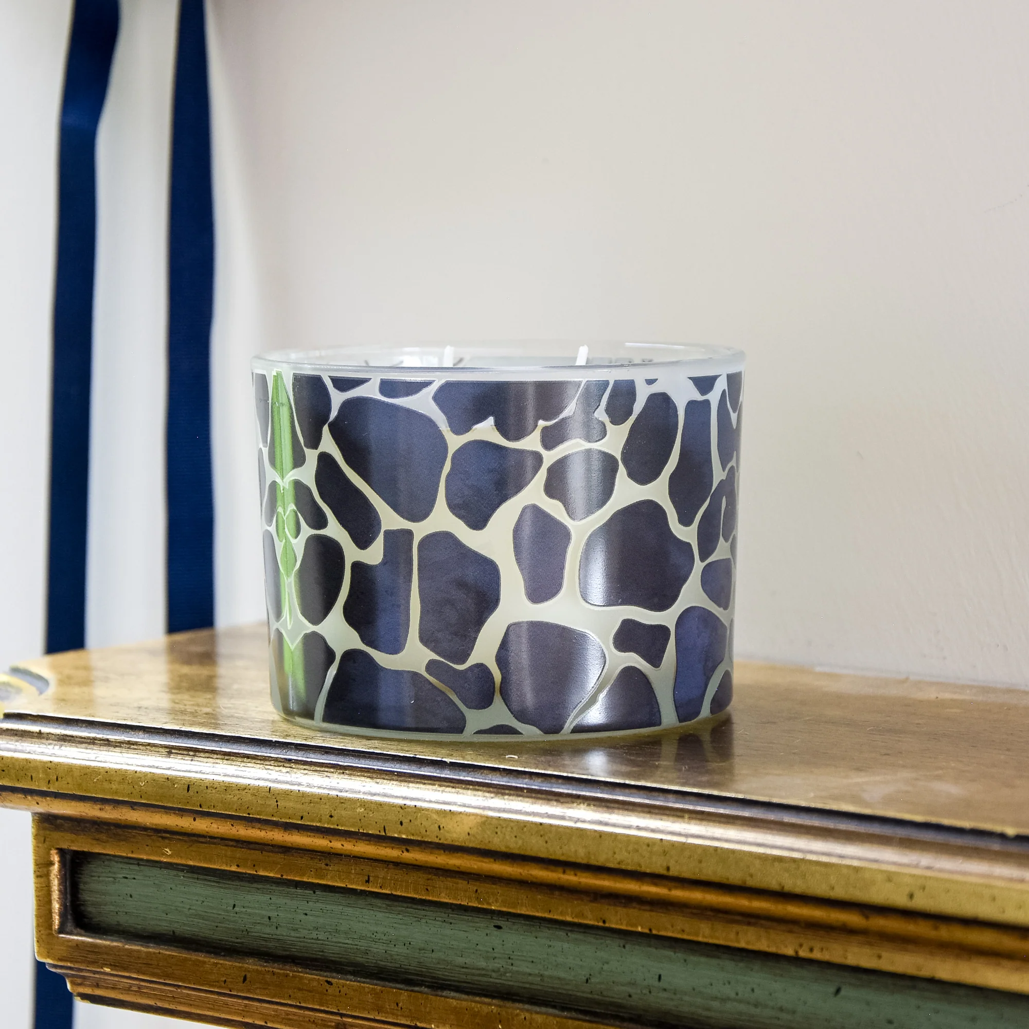 Double Wick Luxury Amber Shea Giraffe Candle