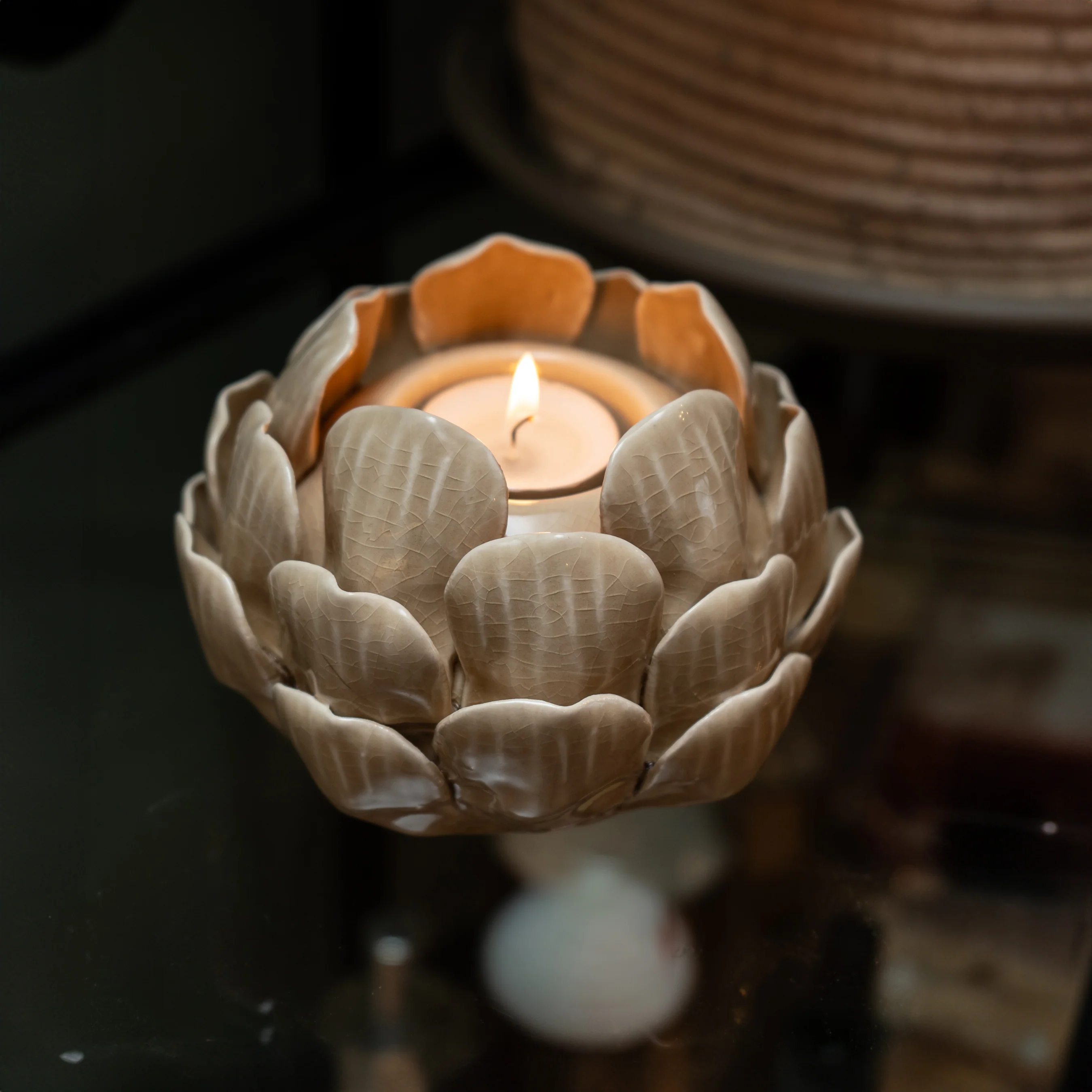 Elegant Cream Artichoke Candleholder - Image 3