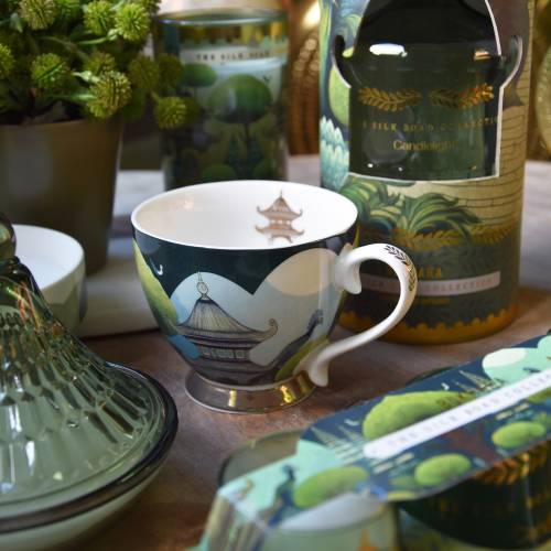 Bukhara Luxury Mug with Gold-Finished Base