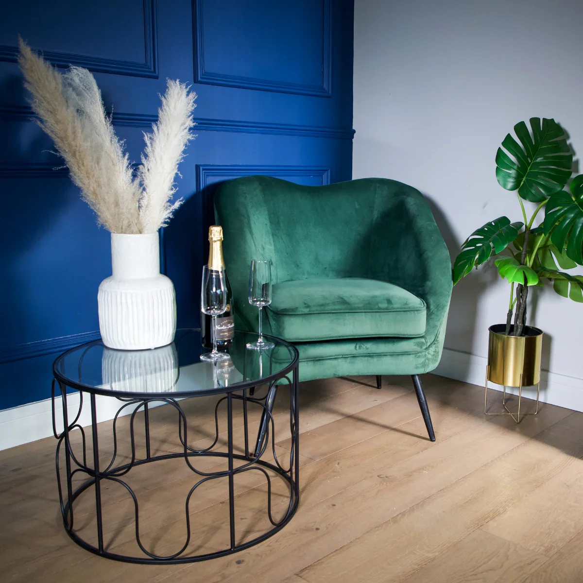 Black Wavy Wire Coffee Table with Glass Top - Image 4
