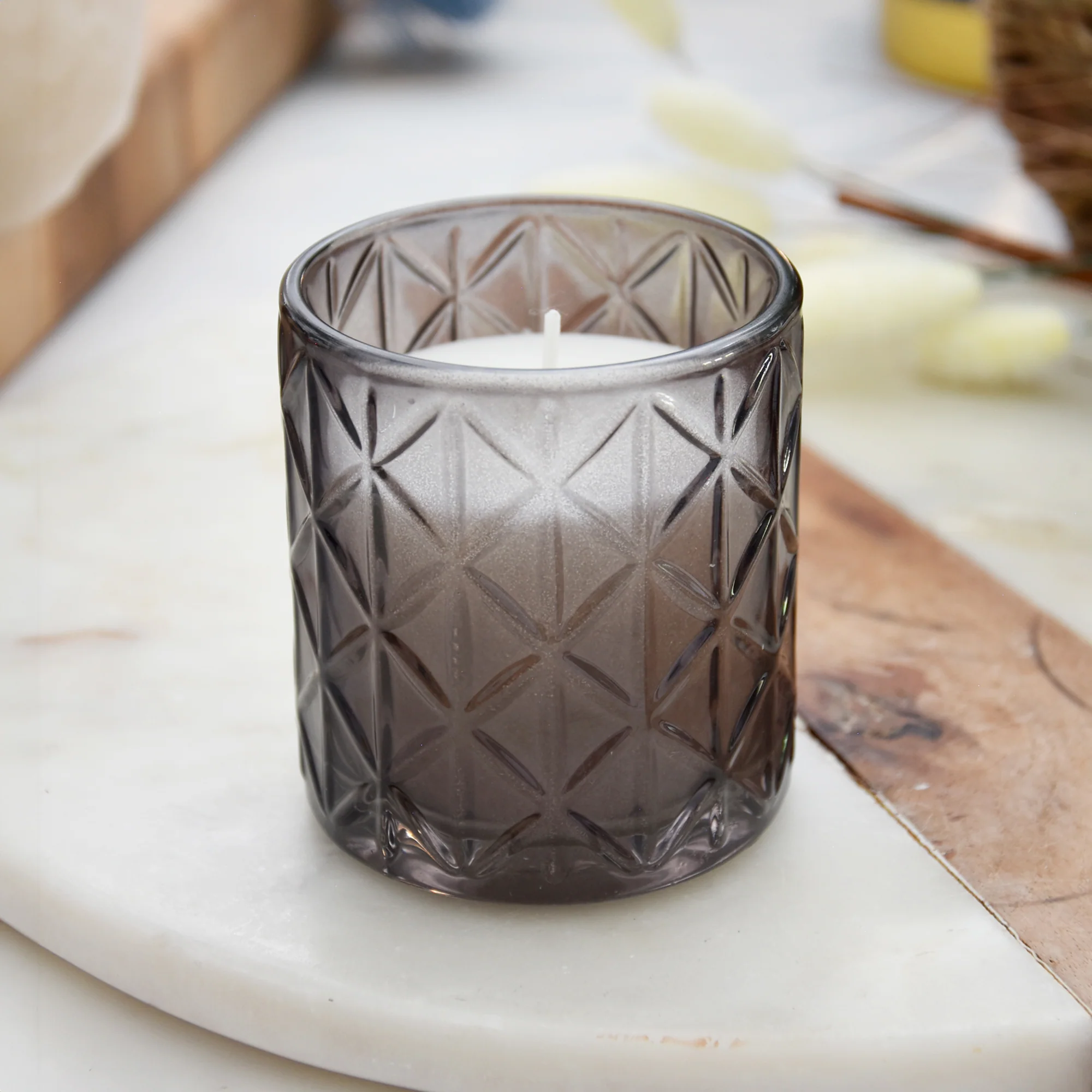 Exquisite Diamond-Cut Glass Candle with Wood Sage & Sea Salt Essence - Image 2