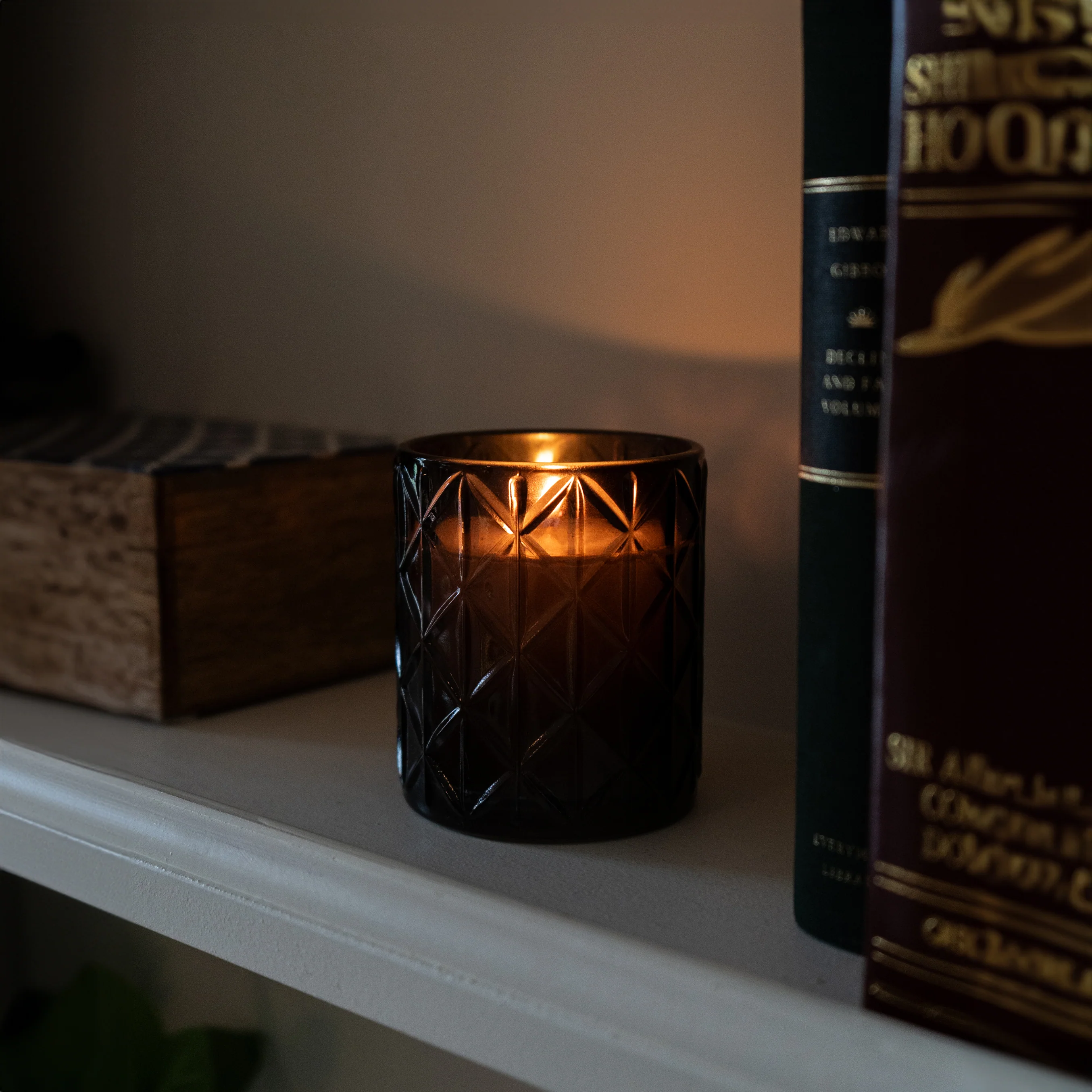 Large Diamond-Cut Smoky Glass Candle with Wood Sage & Sea Salt Essence - Image 2