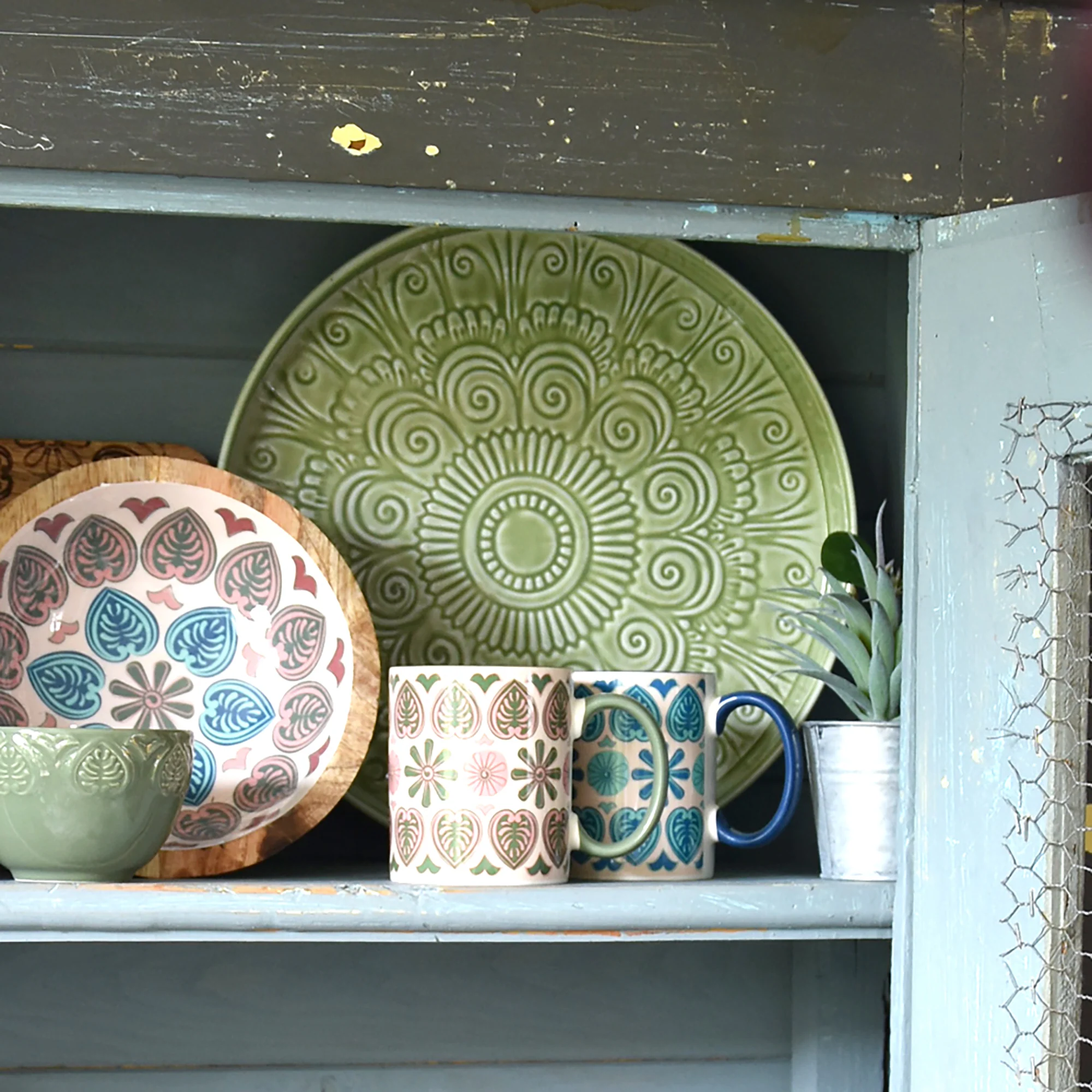 Embossed Olive Green Enamel Round Plate