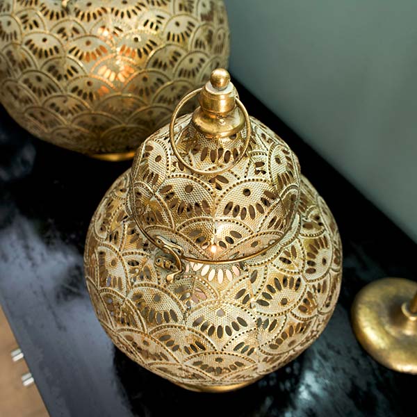 Exquisite Small Gold Lantern with Intricate Detailing - Image 3
