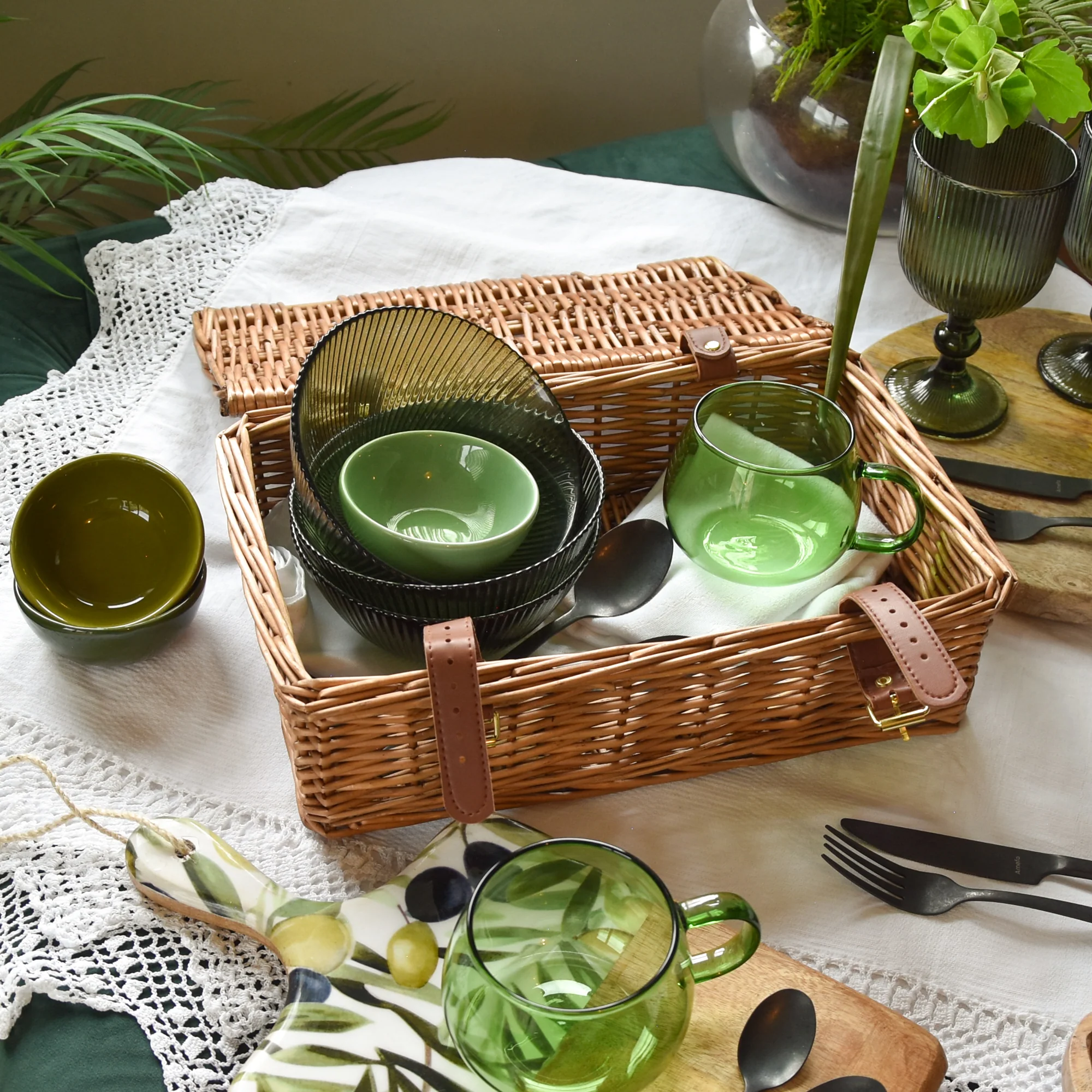 Small Luxury Hamper Full Wicker - Natural