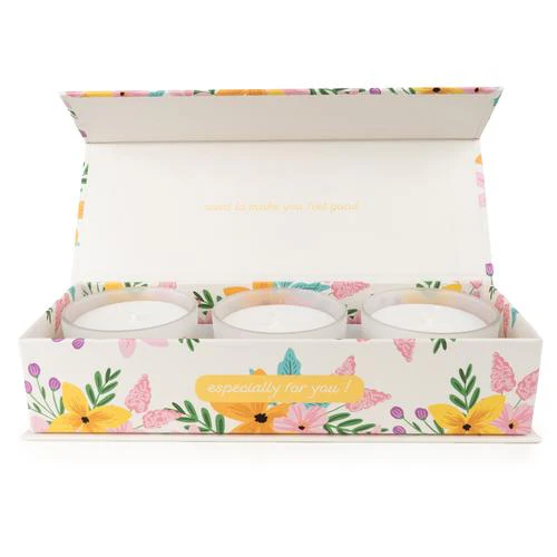 Floral Collection "Hugs" Scented Luxury Candle Trio - Image 3
