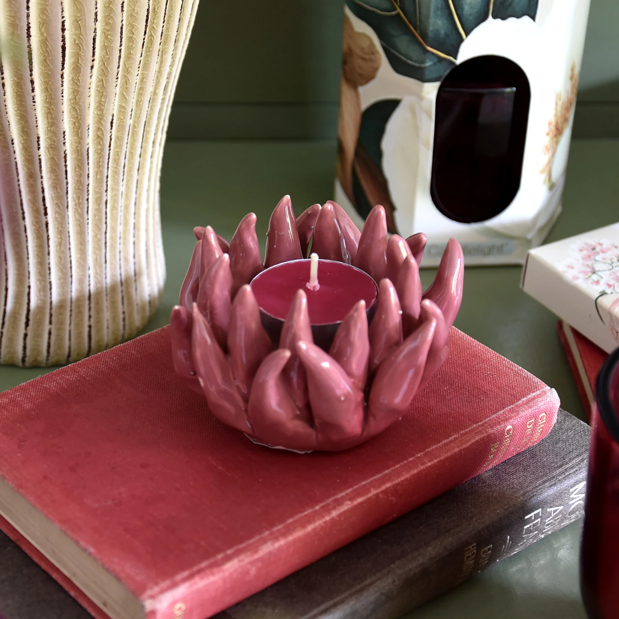 Flower-Shaped Pink Tealight Holder - Image 3