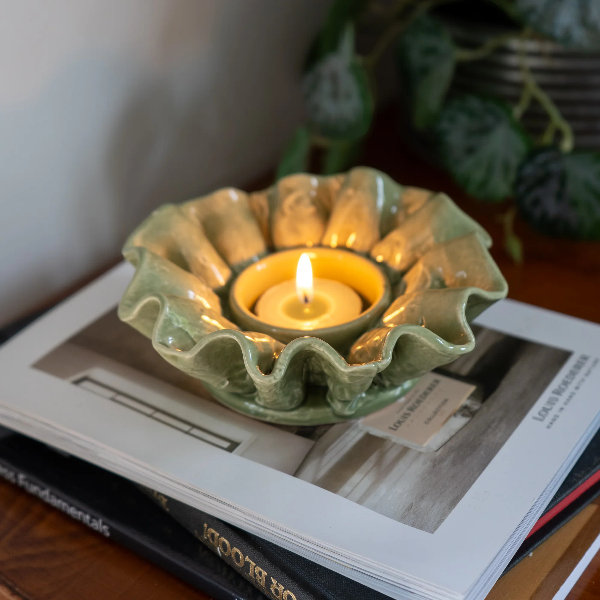 Green Glass Flower-Shaped Tealight Holder - Image 2