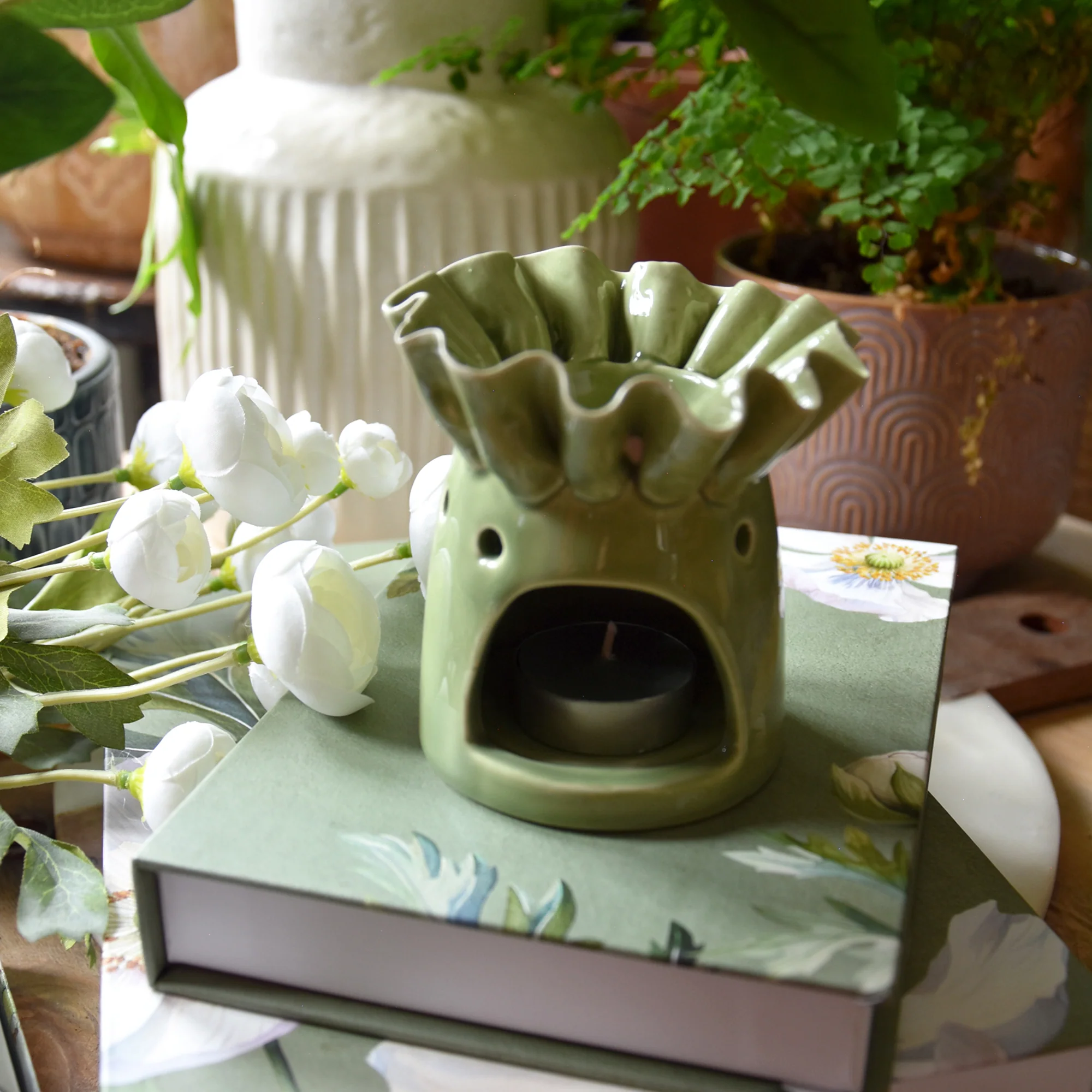Green Ceramic Flower-Shaped Wax Melt Burner