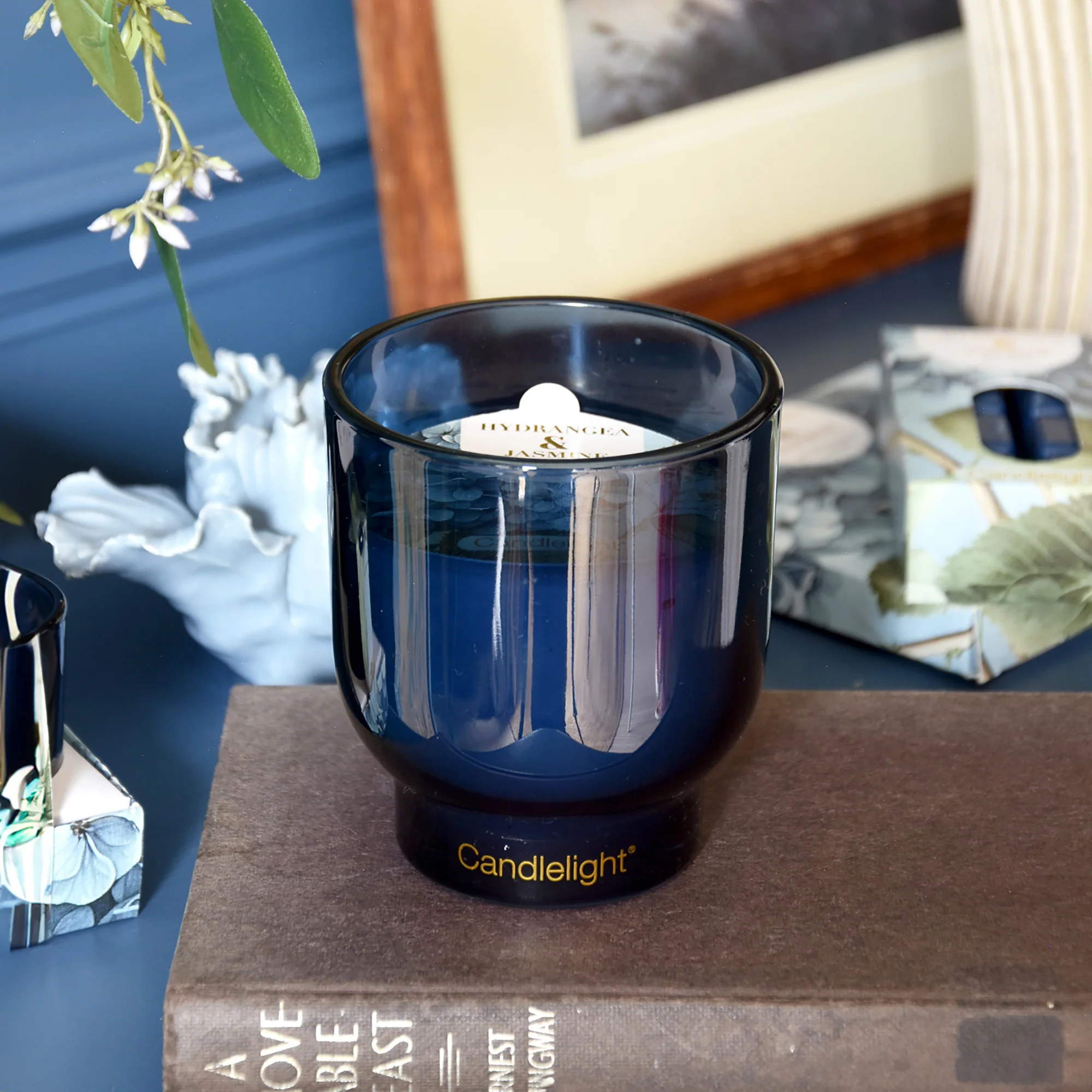 Medium Hydrangea & Jasmine Footed Candle