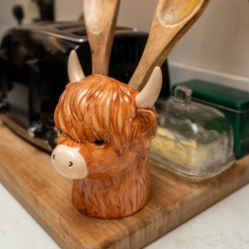 Highland Cow Utensil Jar - Image 2