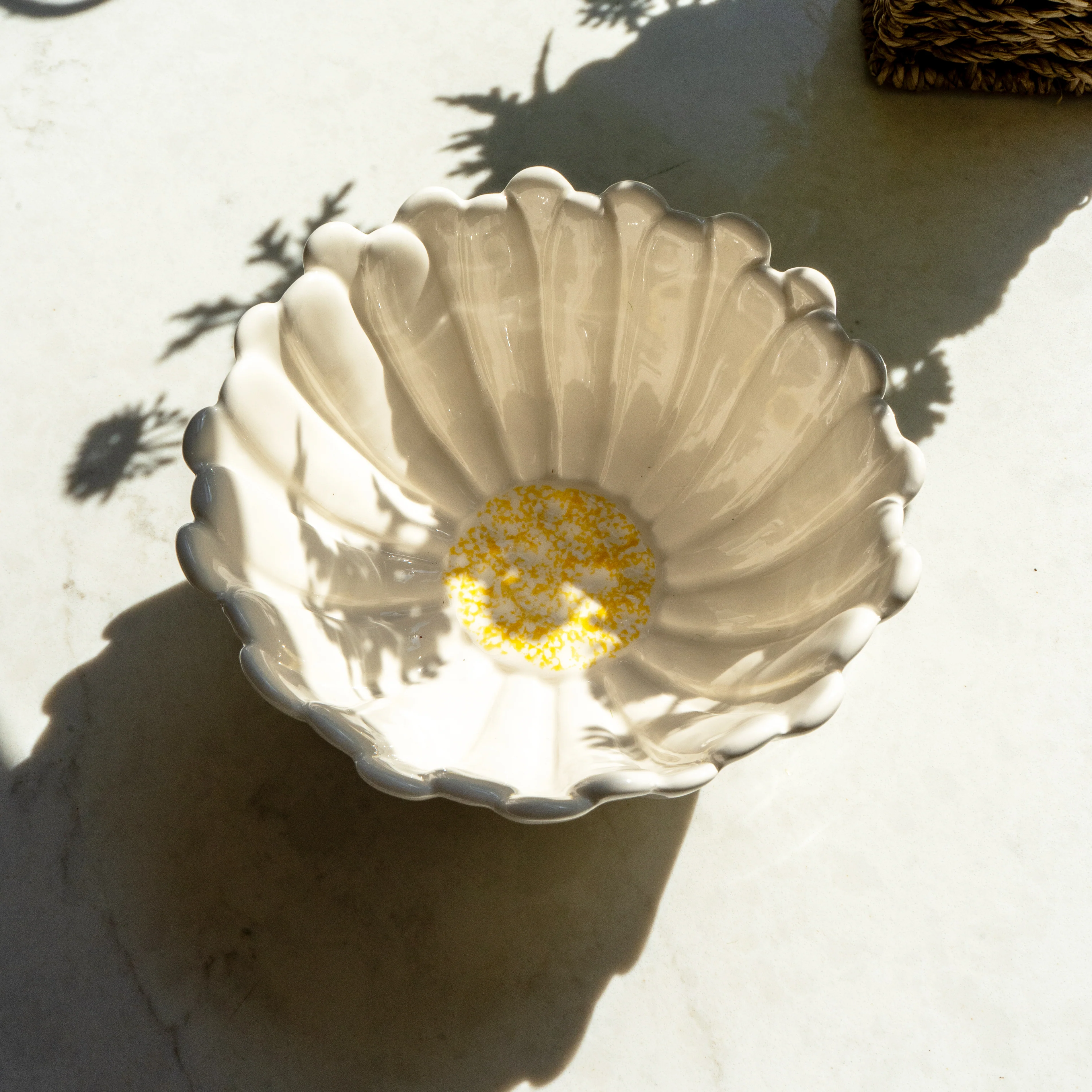 Large Ceramic Daisy Bowl - Image 2