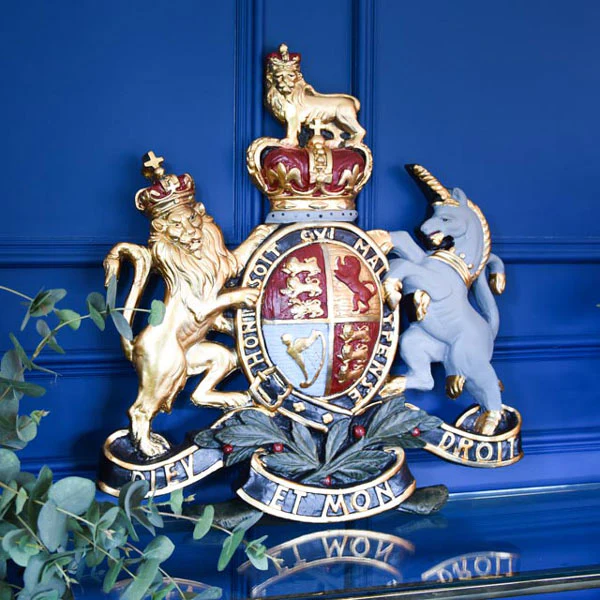 Regal Heritage: Antique Large Coat of Arms Wall Plaque - Image 2