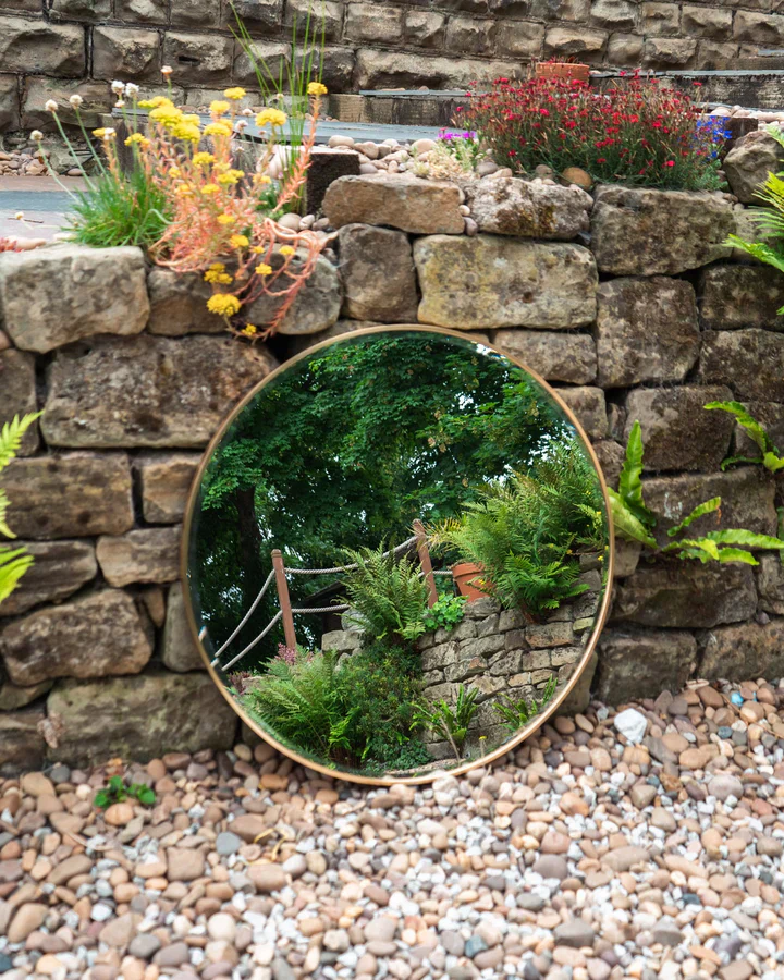 Large 80CM Round Mirror with Gold Metal Frame - Image 11