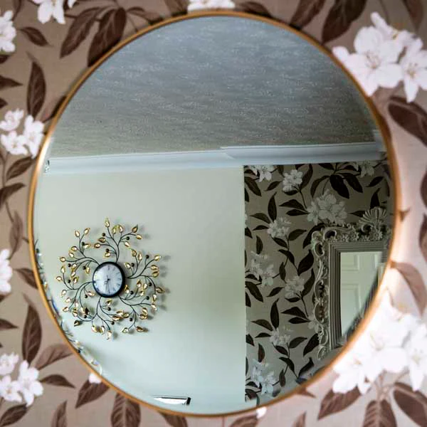 Large 80CM Round Mirror with Gold Metal Frame - Image 3
