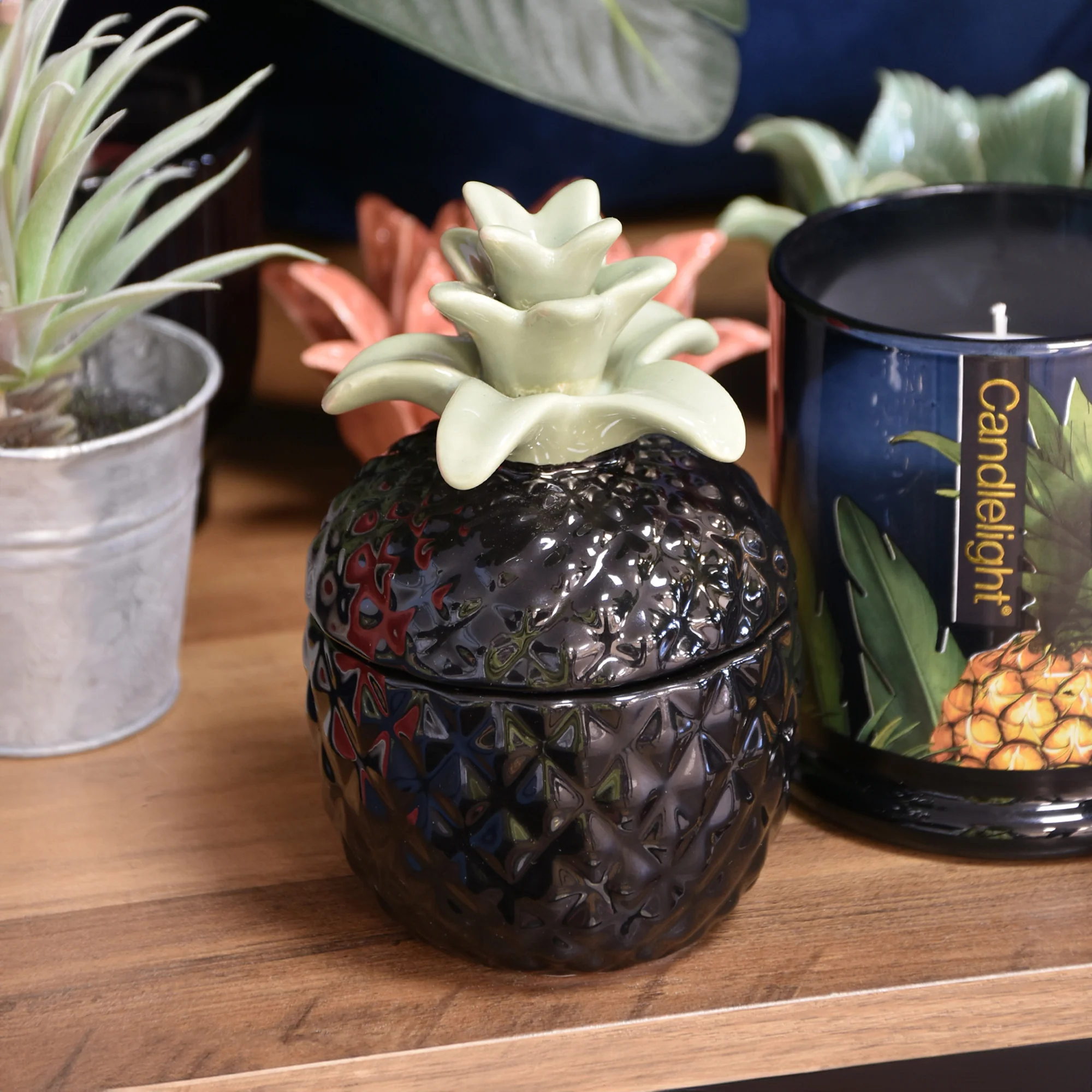 Pineapple & Coconut Pineapple-Shaped Ceramic Candle