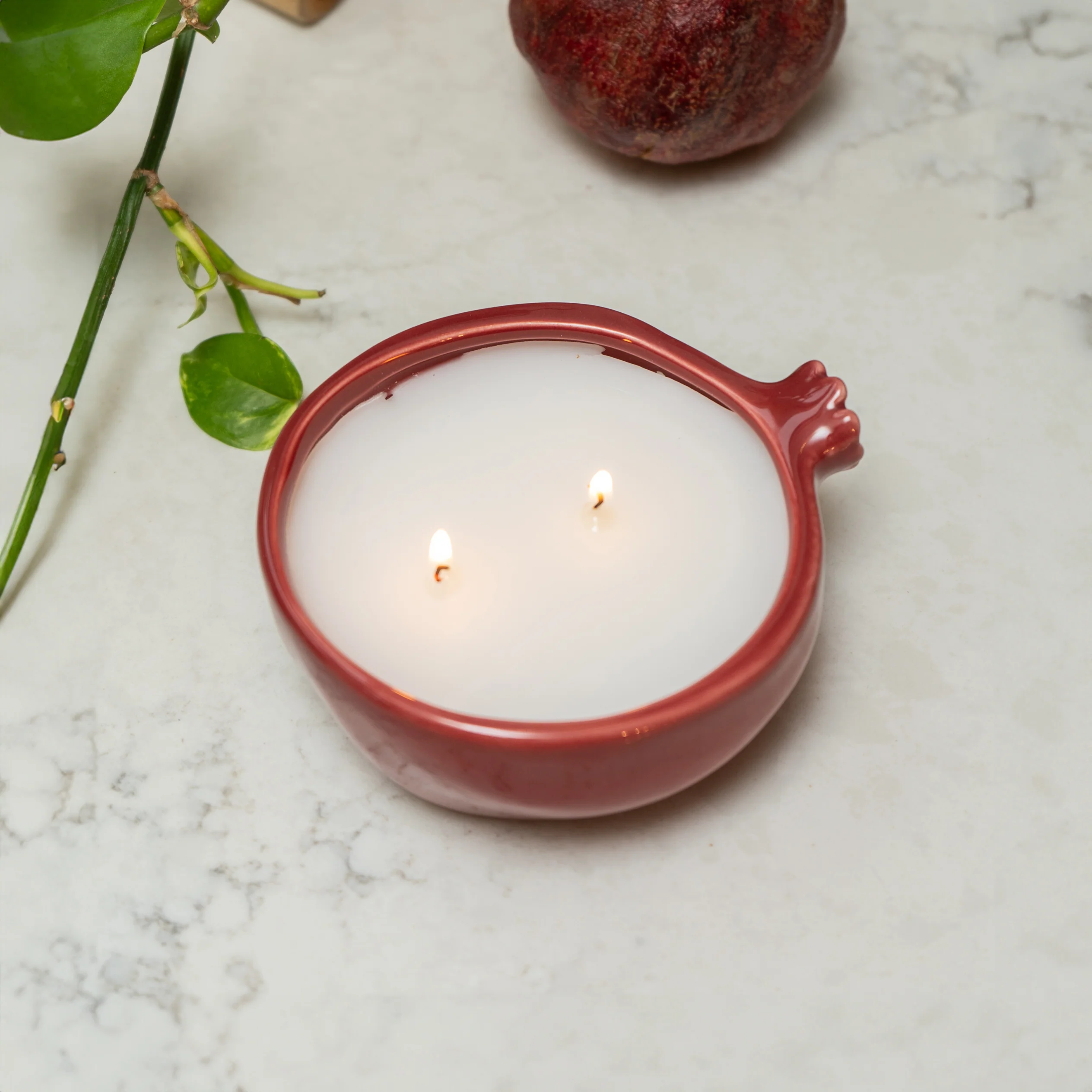 Elegant Ceramic Pomegranate Scent Candle. - Image 2