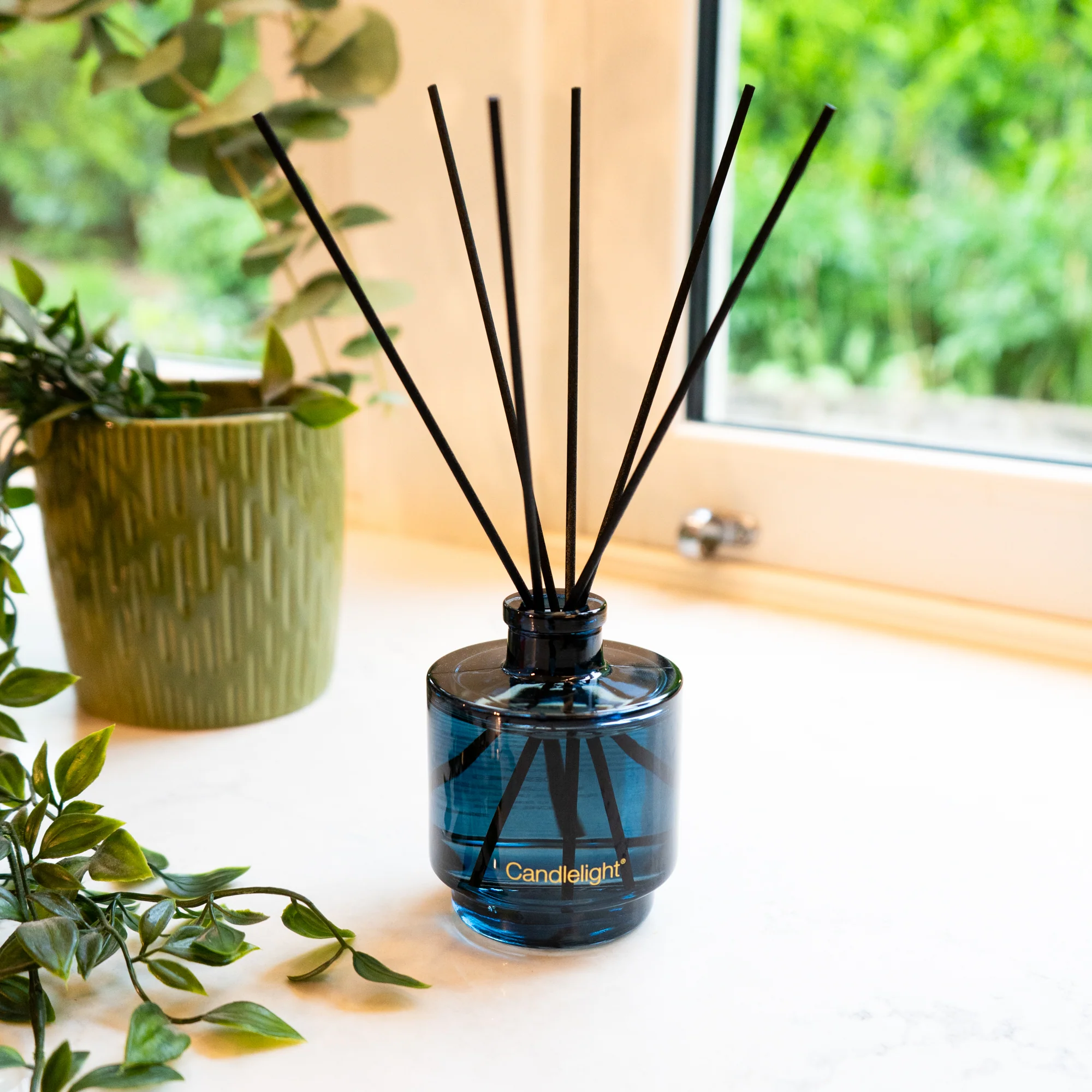 Hydrangea & Jasmine Reed Diffuser - Image 3
