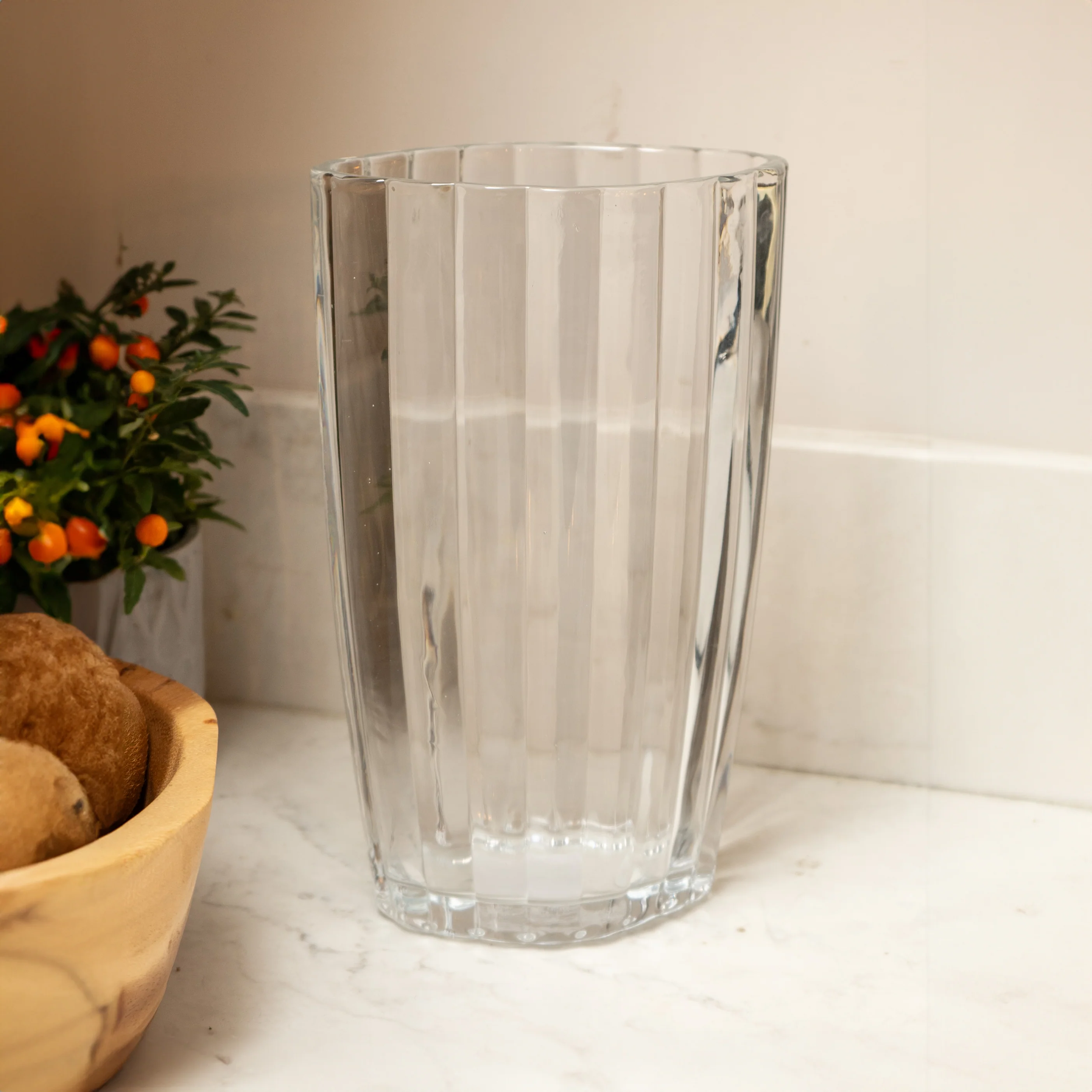 Elegant 24.5cm Clear Glass Vase with Charming Ridged Detail - Image 3