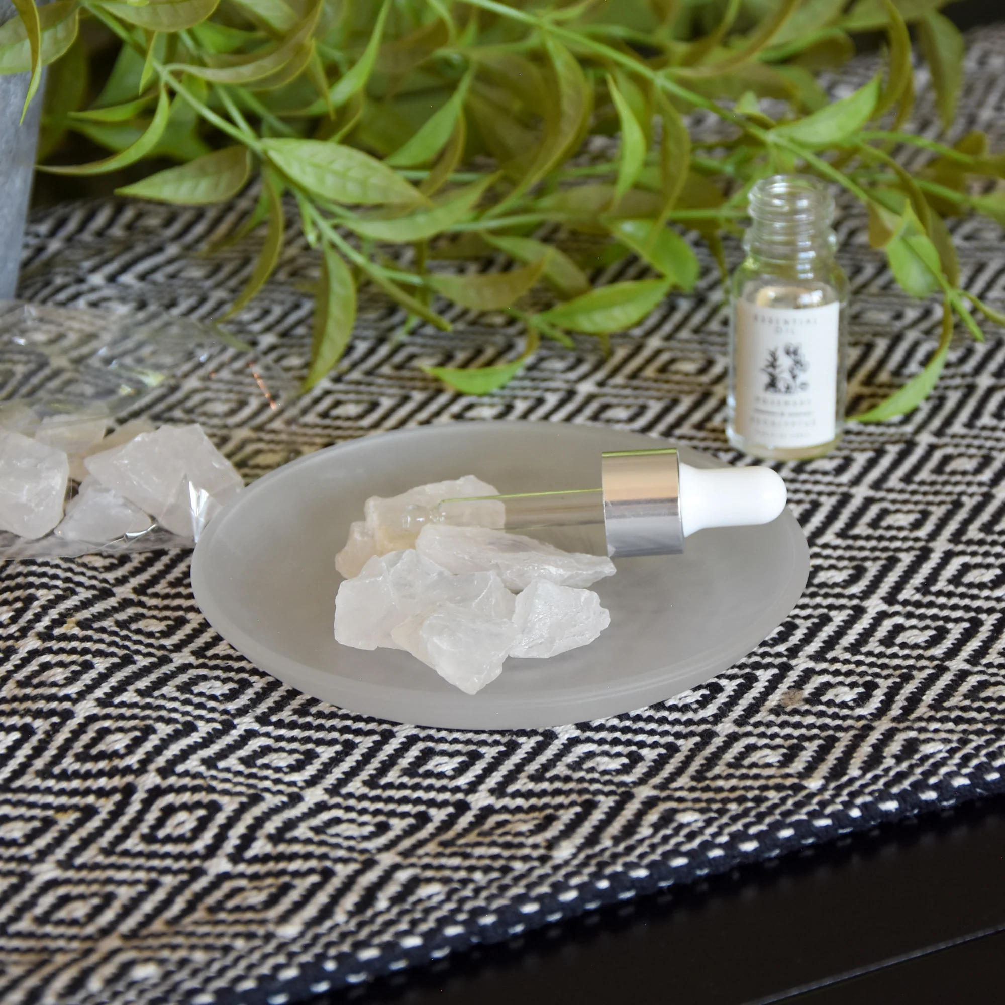 Rosemary & Eucalyptus Scent Crystal Stones Gift Set With 10ml Oil - Image 3