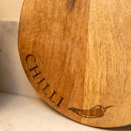 Round Mango Wood Chopping Board with Chilli Enamel - Image 3