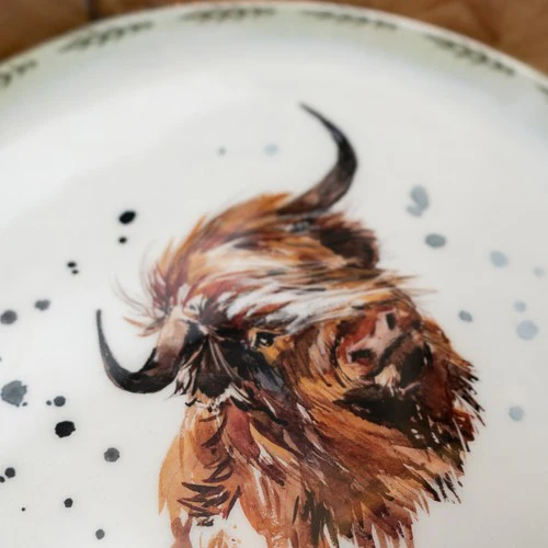 Round Mango Wood Tray with Luxe Highland Cow Enamel Design - Image 5