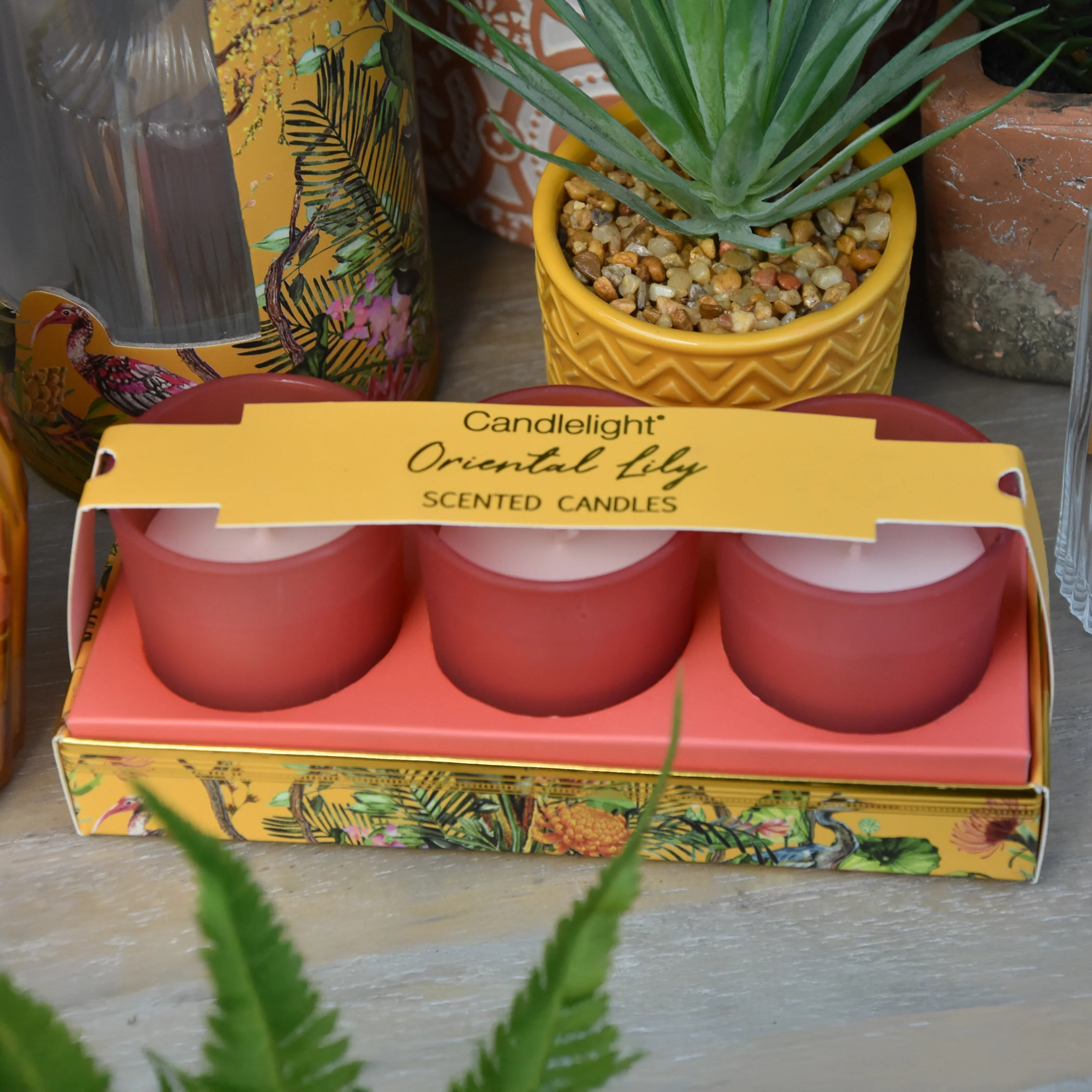 Luxury Set of 3 Oriental Lily Scented Ochre Chinoiserie Candles - Image 4