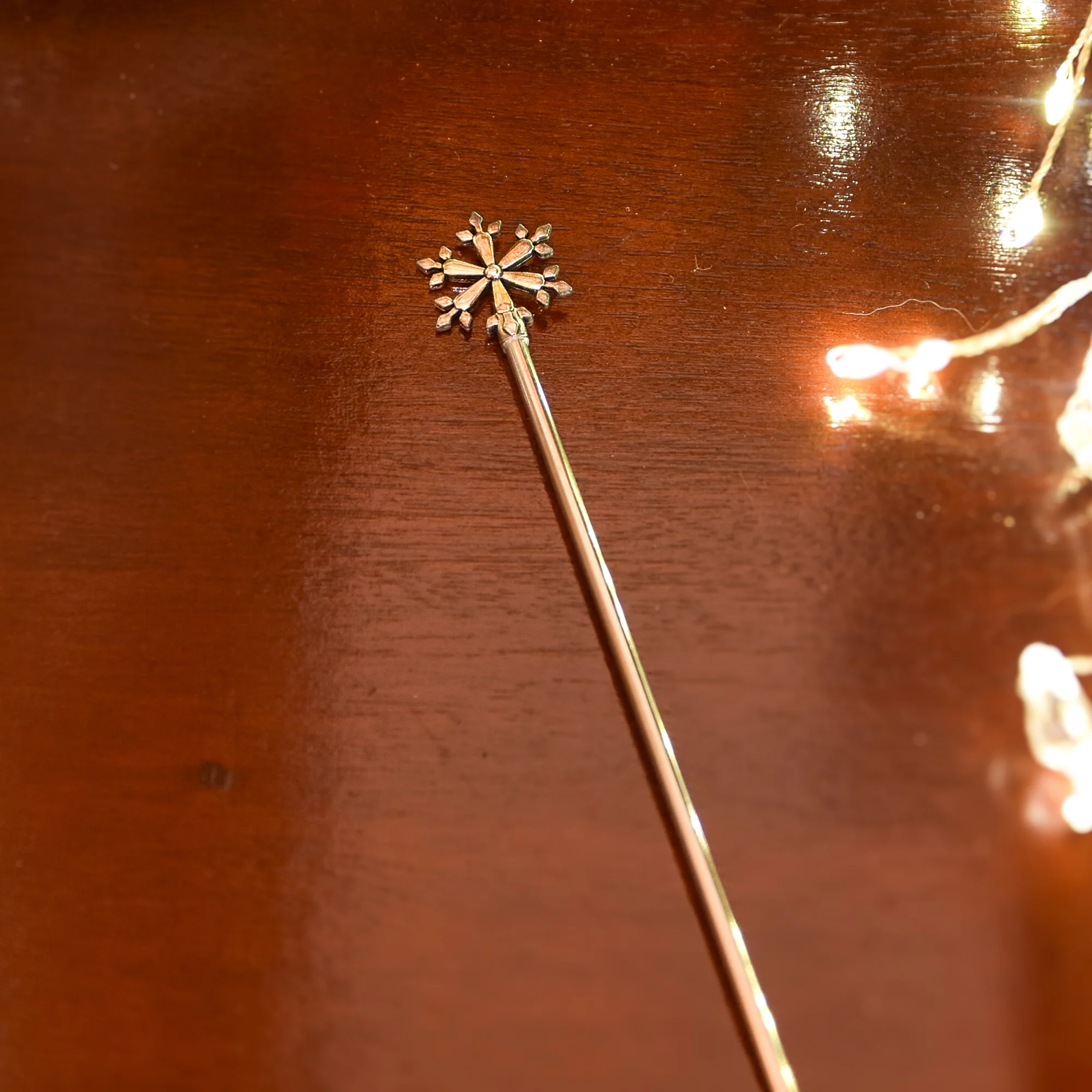Set of 4 Snowflake Drink Stirrers - Image 2