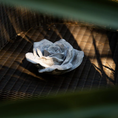 Small Resin Stone Rose Ornament - Image 2