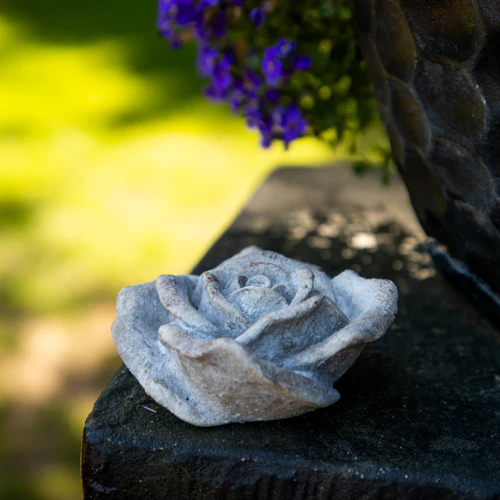 Small Resin Stone Rose Ornament - Image 3