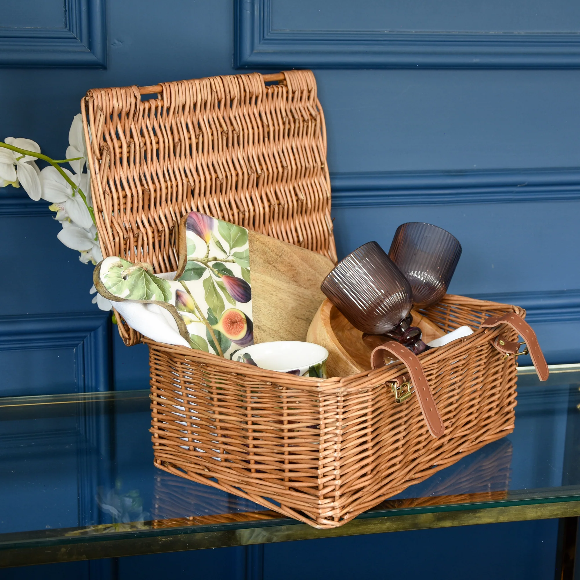 Medium Wicker Hamper Basket - Honey - Image 3
