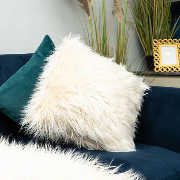 50x50CM Soft Fluffy White Faux Fur Cushion - White