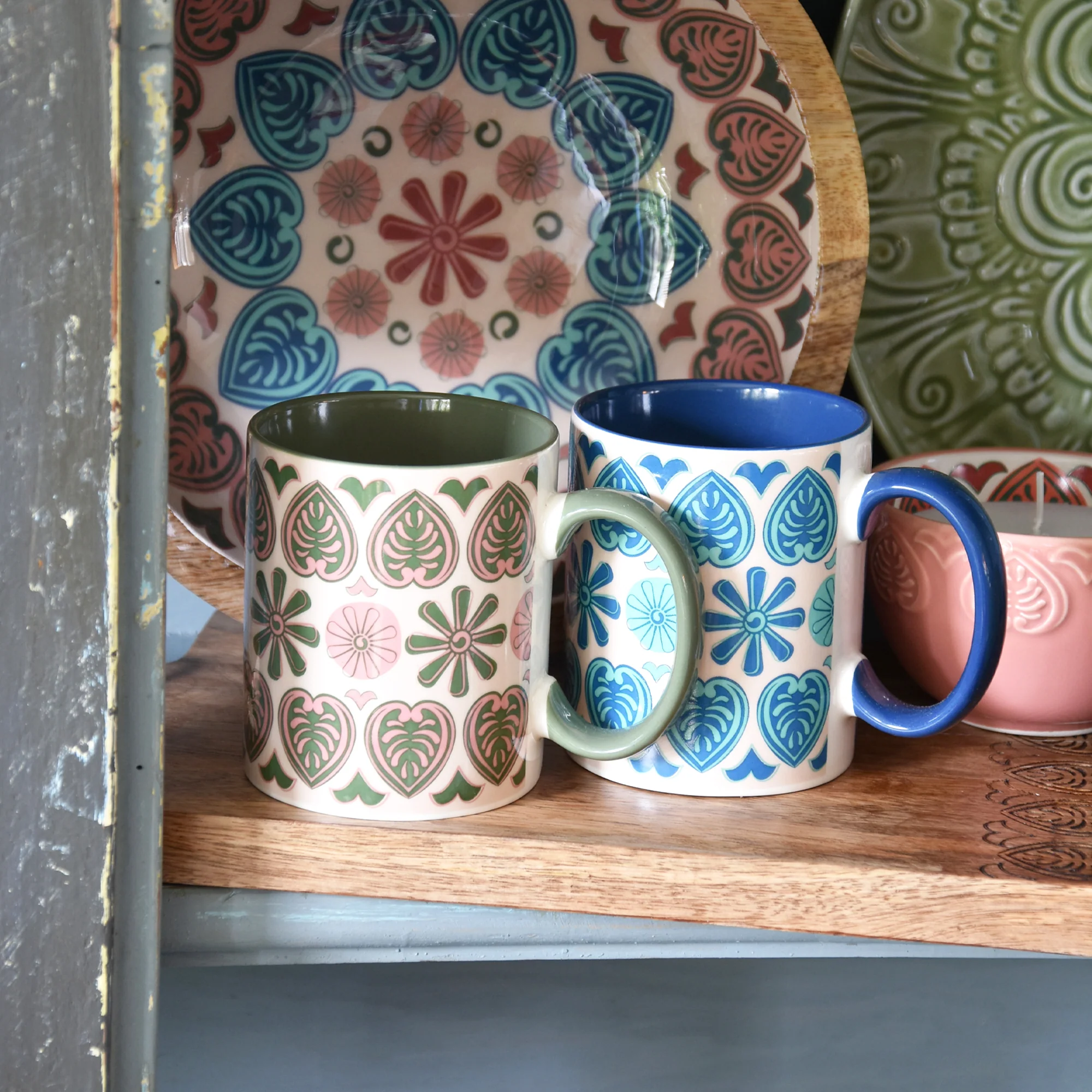 Straight-Sided Green Mug with Meze Decal