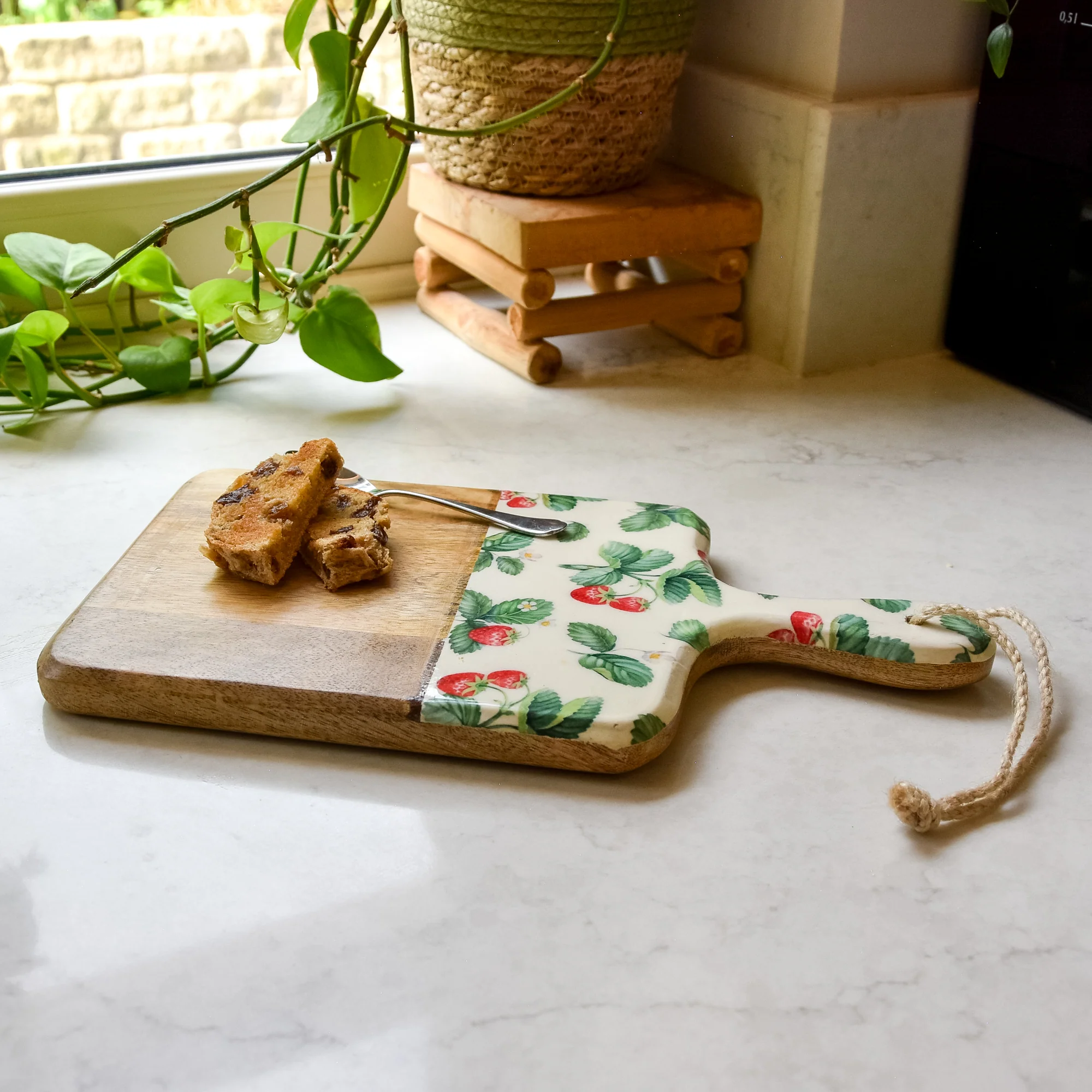 Enamel Printed Mango Wood Serving Paddle Board - Strawberry Patch - Image 2