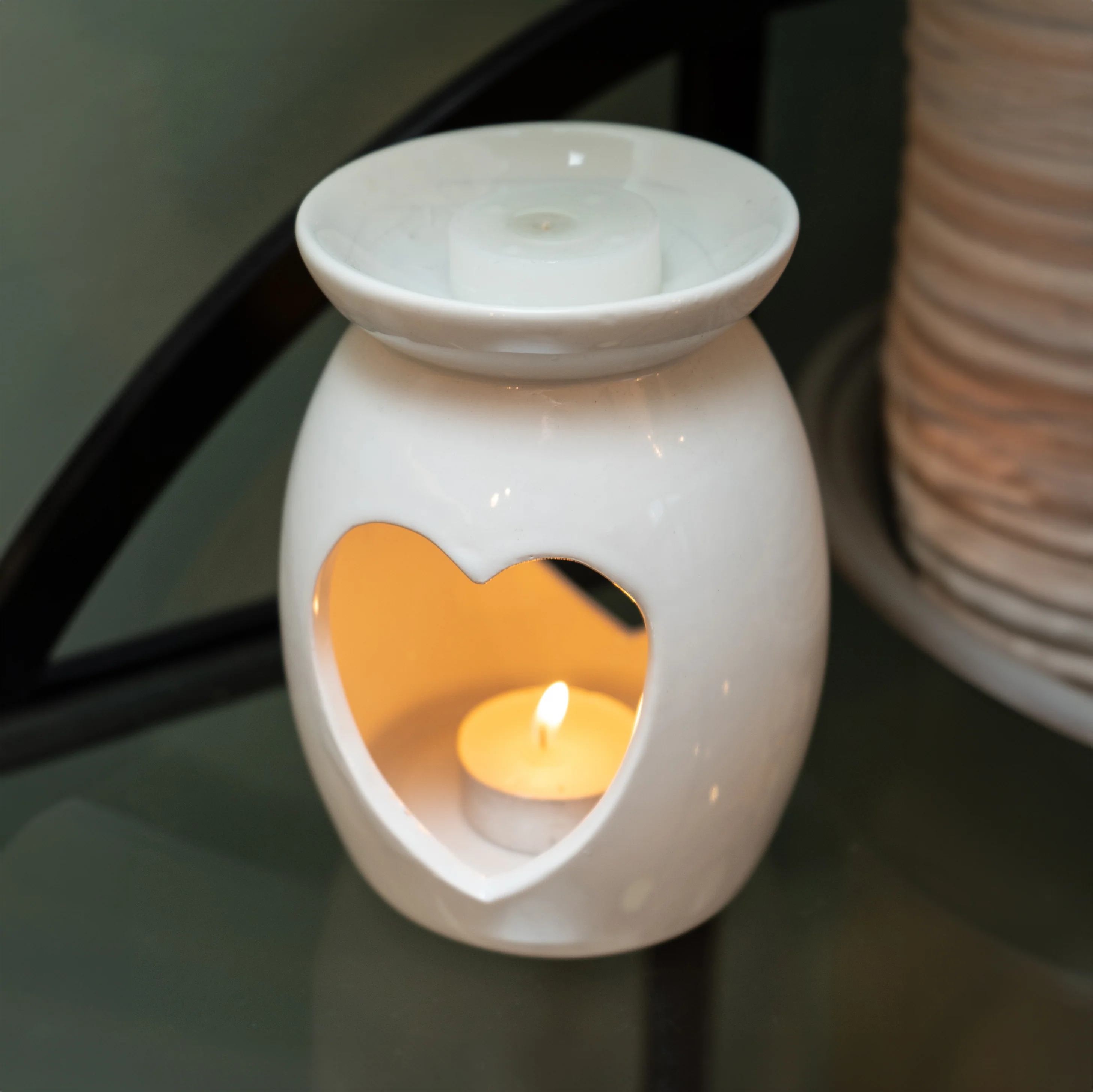 Chic White Heart Wax Burner - Image 2