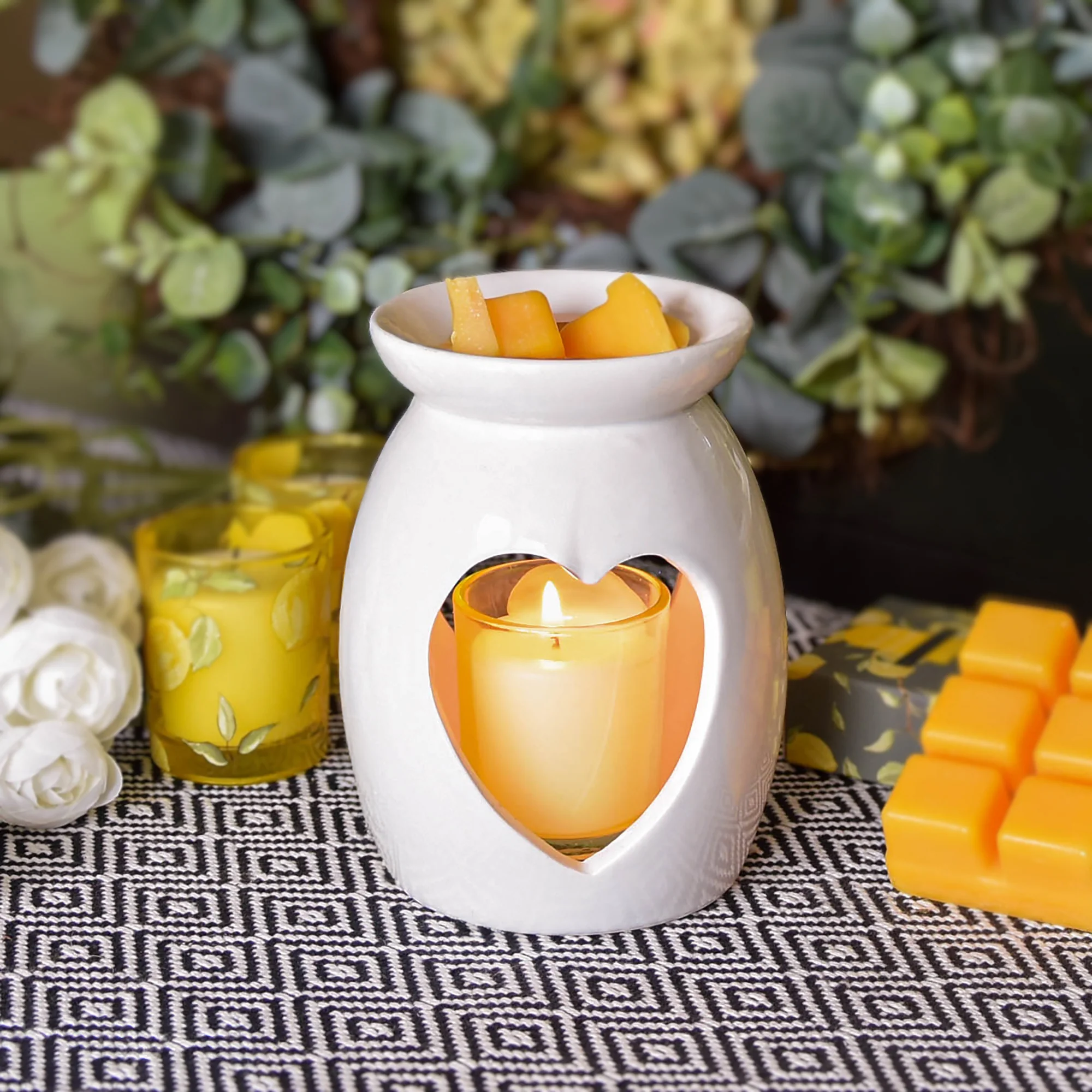 Chic White Heart Wax Burner - Image 3